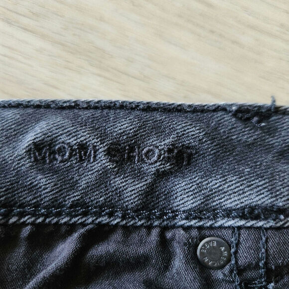 American Eagle Stretch Mom Short Womens Size 12 Black Raw Hem - Picture 3 of 5